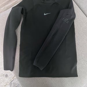 Nike Women’s (run division) Sports Shirt Size Medium